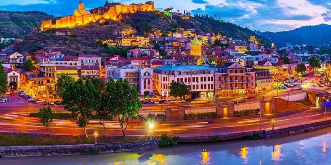 Kışın en keyifli kaçamağı! 2 saatlik uçuş mesafesinde: Yılbaşı tatili için popüler rota oldu 7